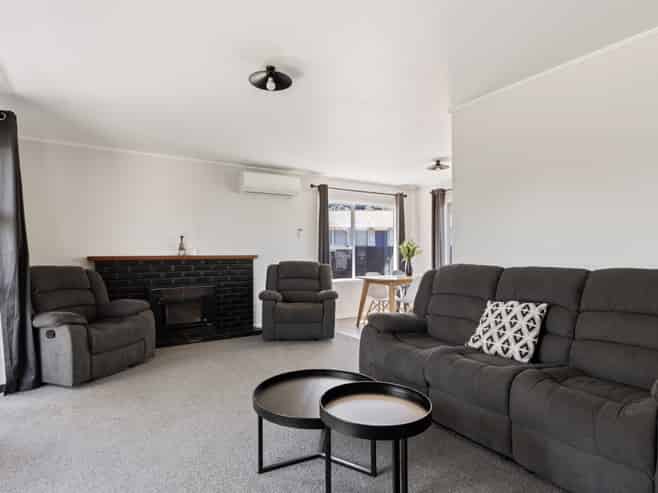 4 Anita Grove, Riverdale