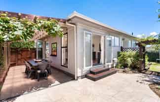 2/57 Solar Road, Glen Eden