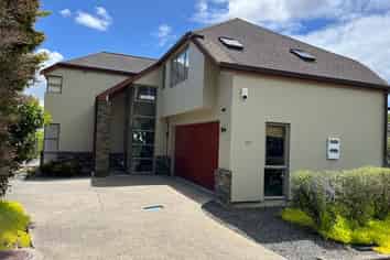 60 Grammar School Road, Pakuranga