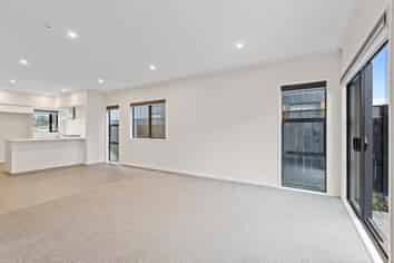 12 Manarini Road, Westgate