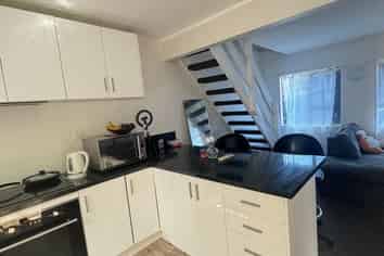 16B Chartwell Drive, Crofton Downs