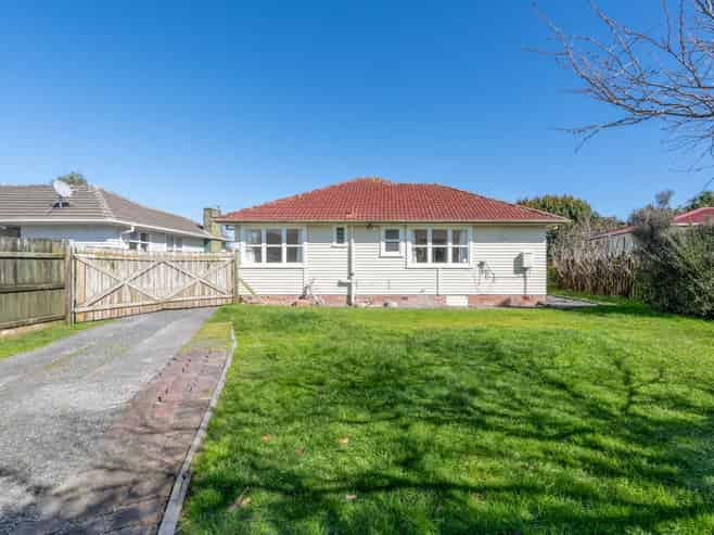 2 Dampier Street, Avondale