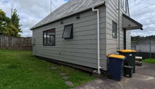 1/37 Huruhuru Road, Massey