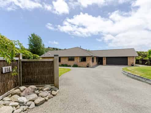 114 Maui Pomare Road, Paraparaumu