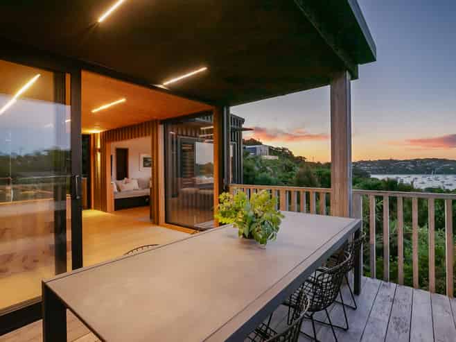 27 Queens Drive, Oneroa