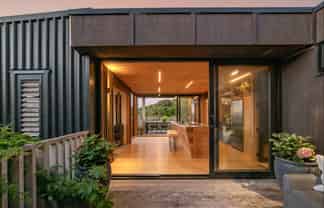 27 Queens Drive, Oneroa