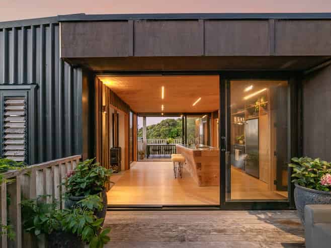 27 Queens Drive, Oneroa