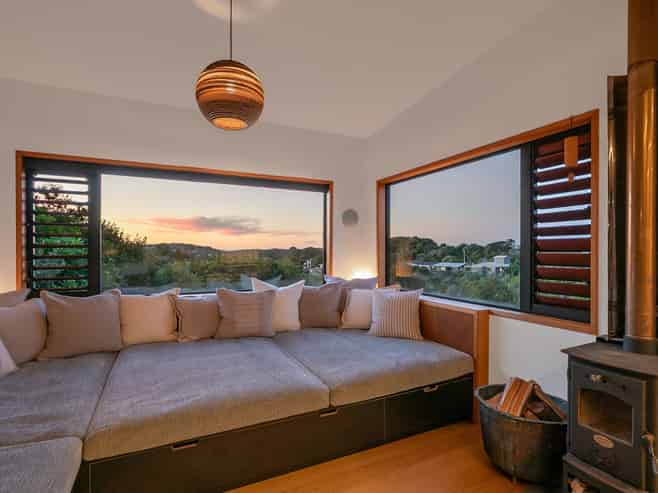 27 Queens Drive, Oneroa