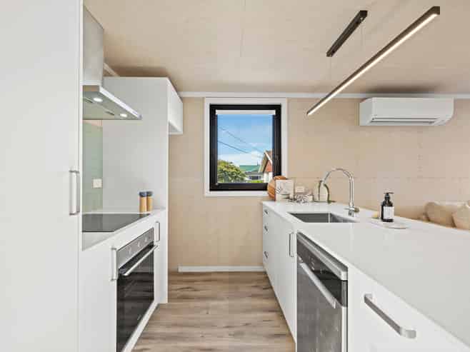 4/61 Mackworth Street, Woolston