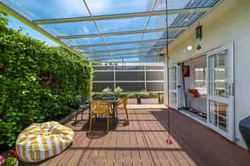 16 Mulvaney Crescent, Henderson