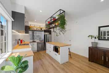 16 Mulvaney Crescent, Henderson