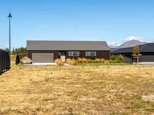 35 Lakeland Avenue, Twizel