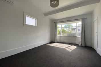 2/150 Stanmore Road, Linwood