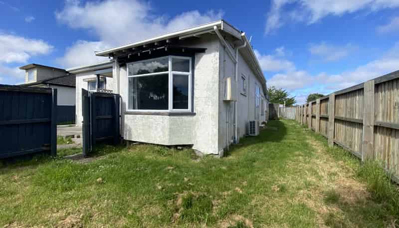 2/150 Stanmore Road, Linwood