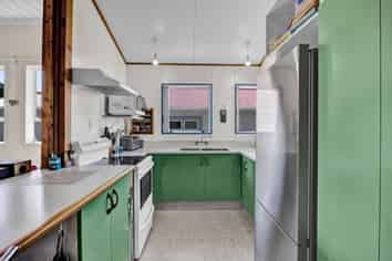 13 Portia Street, Stratford