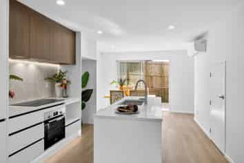 7D Maroubra Place, Botany Downs