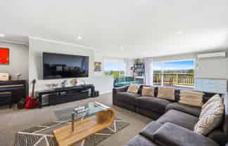 54 Chorley Avenue, Massey