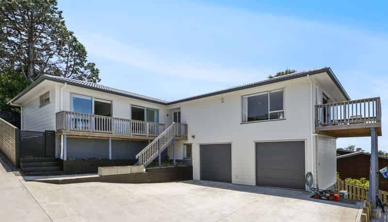 54 Chorley Avenue, Massey