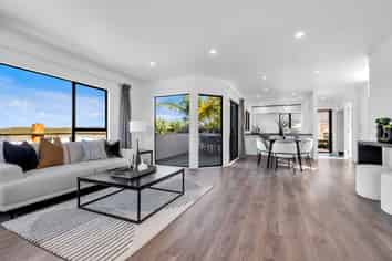 2/17 Lynton Road, Bucklands Beach