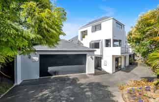 2/17 Lynton Road, Bucklands Beach