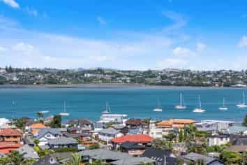 2/17 Lynton Road, Bucklands Beach