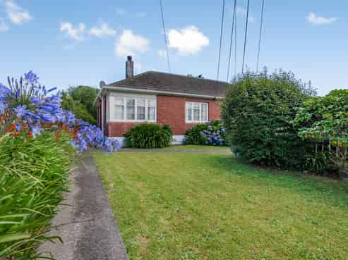 49 Pilcher Crescent, Naenae