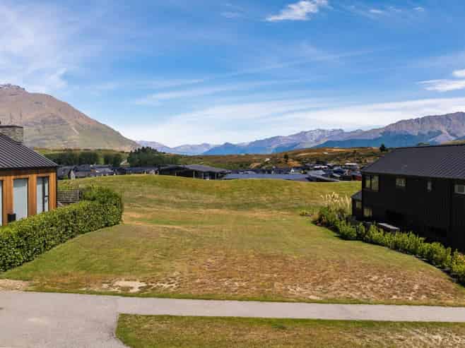 33 Cunninghams Drive, Jacks Point