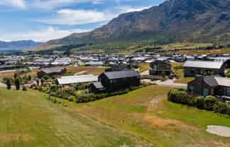 33 Cunninghams Drive, Jacks Point