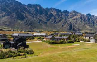 33 Cunninghams Drive, Jacks Point