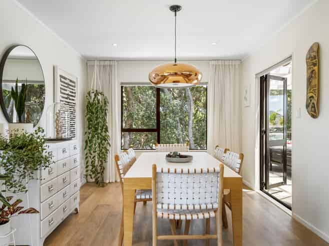 8 Poaka Place, Beach Haven