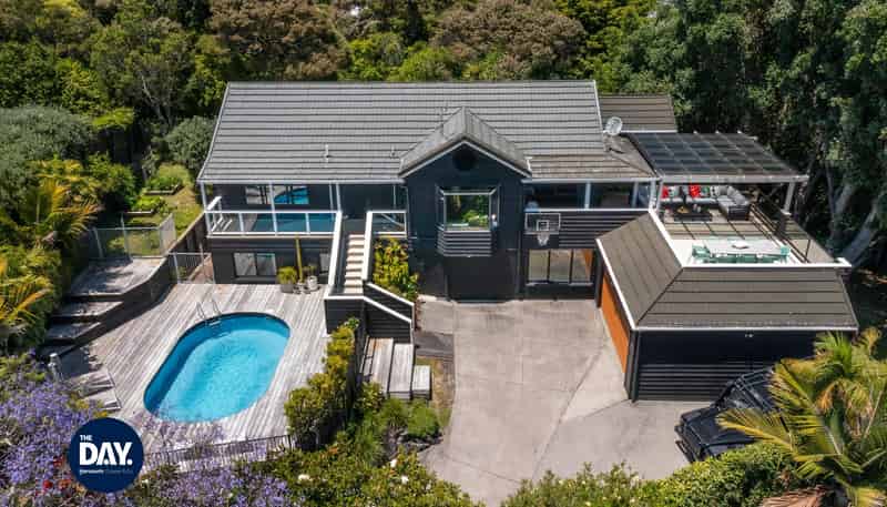8 Poaka Place, Beach Haven