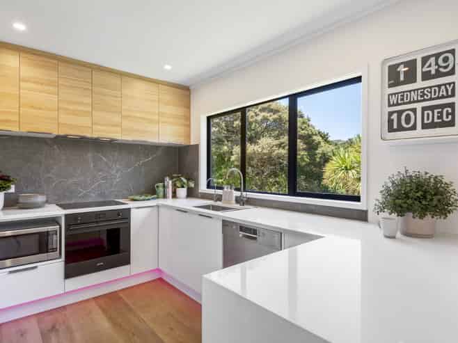 8 Poaka Place, Beach Haven