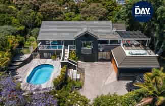 8 Poaka Place, Beach Haven