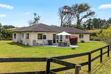 1014 South Head Road, South Head, Helensville