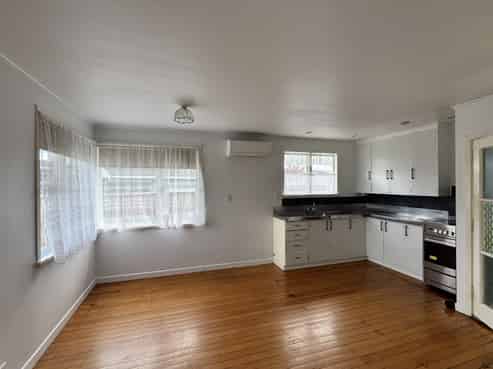 10 Erin Street, Tikipunga