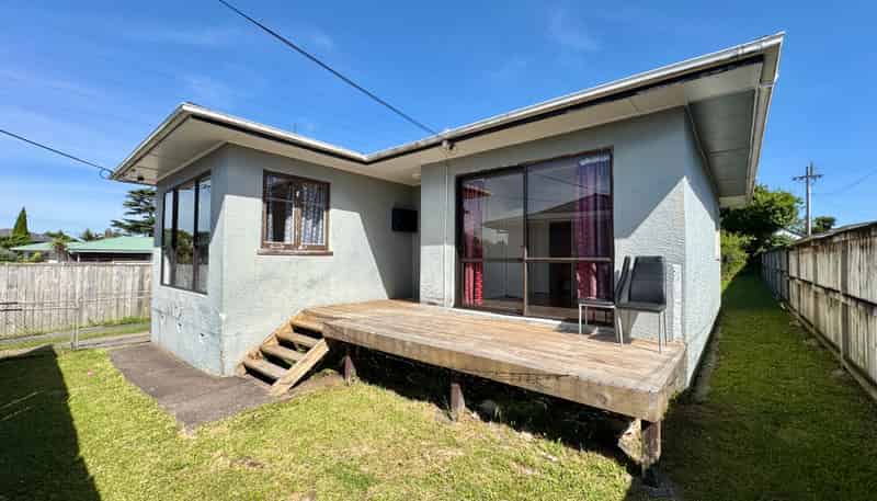 7 Marlene Avenue, Te Atatu South