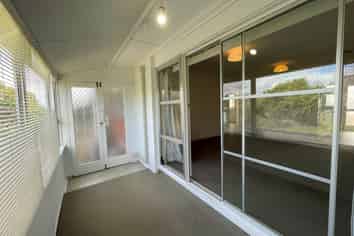 4/690 Pakuranga Road, Pakuranga