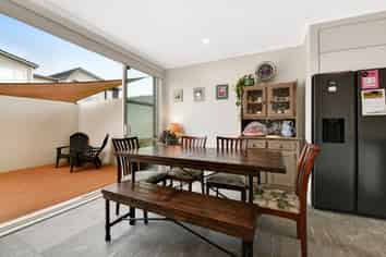 93 Karepiro Drive, Stanmore Bay