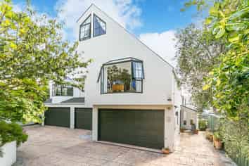 16J Hobson Street, Thorndon