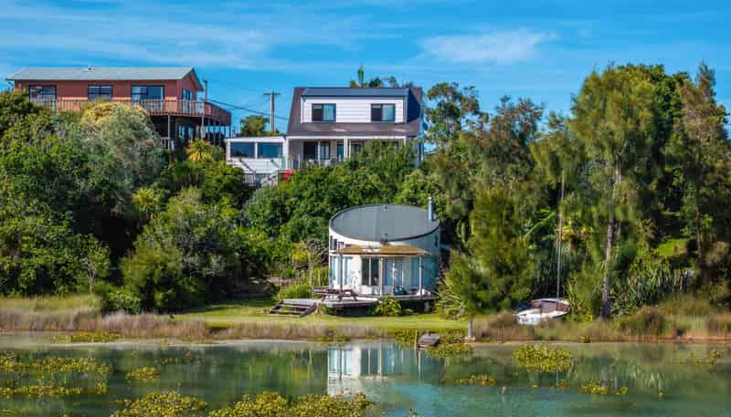 17 Shelly Beach Road, Surfdale