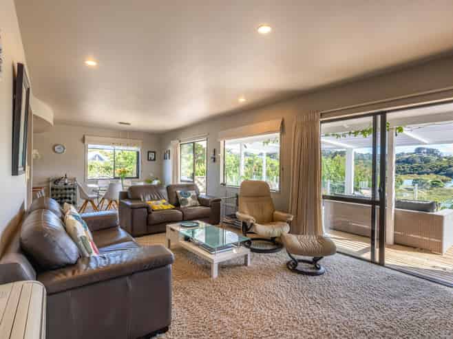 17 Shelly Beach Road, Surfdale