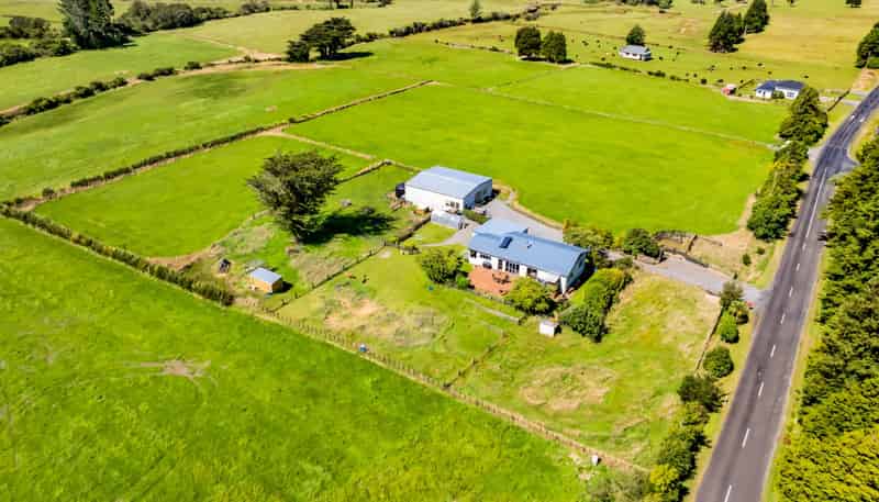 834R Pembroke Road West, Pembroke