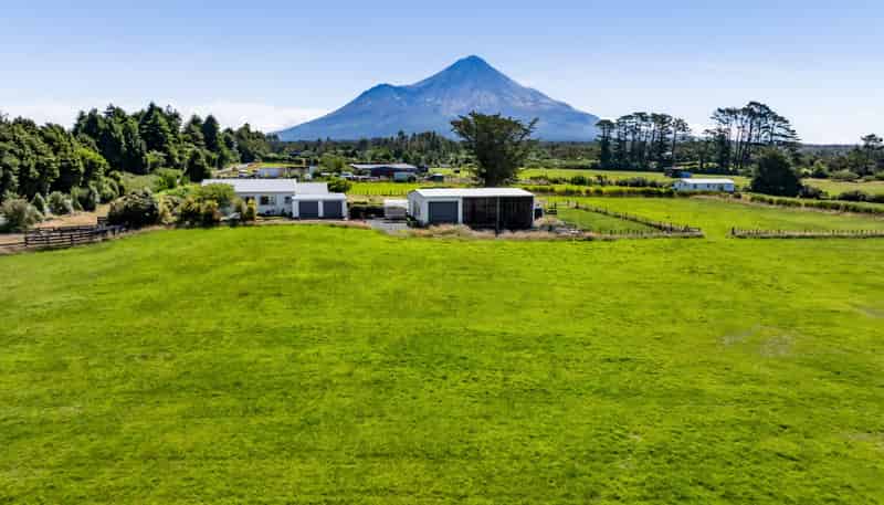 834R Pembroke Road West, Pembroke