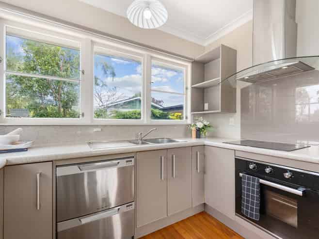 2 Squires Place, Awapuni