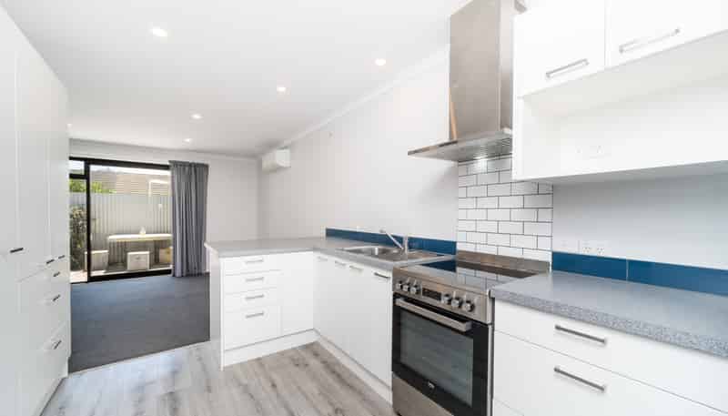 8b Sinclair Avenue, Highbury