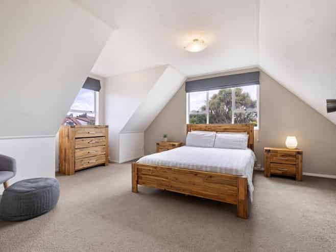 10 Humphries Place, Awapuni