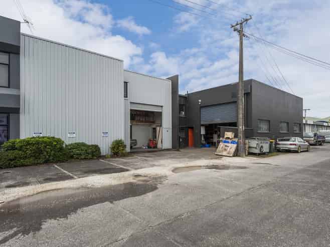 Wairau Valley 293sqm automotive workshop