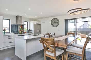 6 Horton Close, Frimley