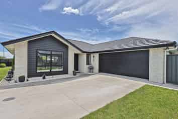 6 Horton Close, Frimley