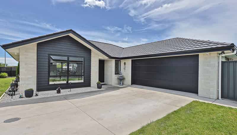 6 Horton Close, Frimley